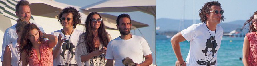 Orlando Bloom se divierte en Ibiza junto a Erica Packer y unos amigos ajeno a los escándalos