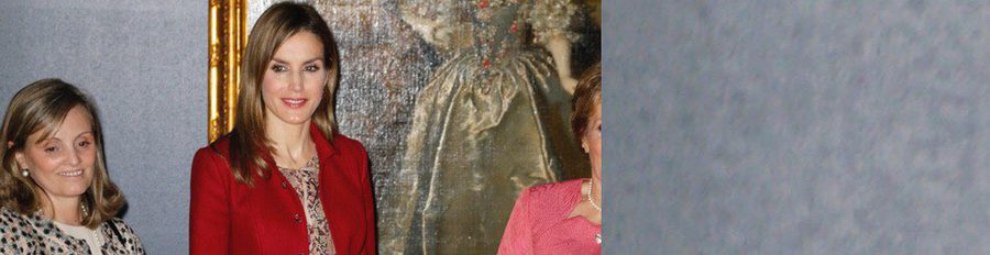 La Reina Letizia admira la exposición 'Tesoros de los Palacios Reales de España' en Lisboa en el final de su viaje a Portugal