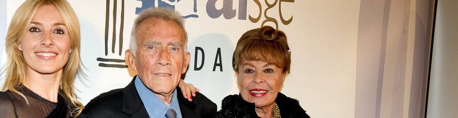 Juanjo Artero y Cayetana Guillén Cuervo apoyan a Lola Herrera y Fernando Guillén en los Premios Actúa