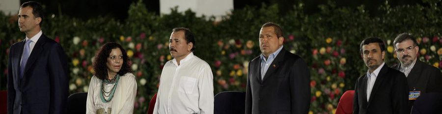 El Príncipe Felipe, Hugo Chávez y Mahmud Ahmadineyad asisten a la toma de posesión de Daniel Ortega