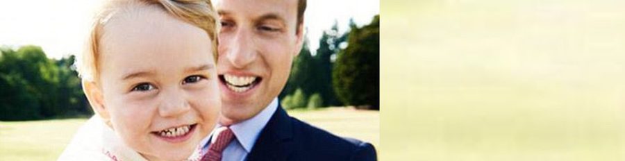 El Príncipe Jorge de Cambridge celebra su segundo cumpleaños con una divertida foto con el Príncipe Guillermo