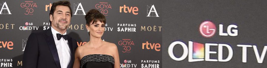 La foto más esperada de los Premios Goya 2016: Javier Bardem y Penélope Cruz posan juntos en la alfombra roja