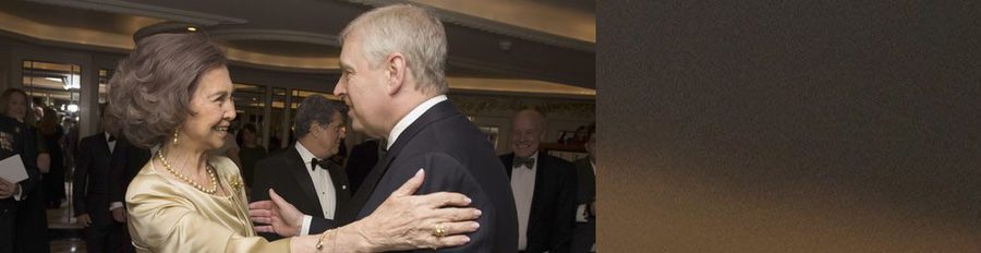 La Reina Sofía, de gala en Londres con el Duque de York tras celebrar el 90 cumpleaños de la Reina Isabel