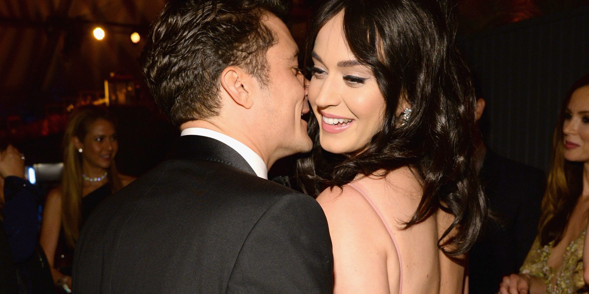 Abrazos y beso en la boca: Orlando Bloom y Katy Perry se ponen románticos en Cerdeña
