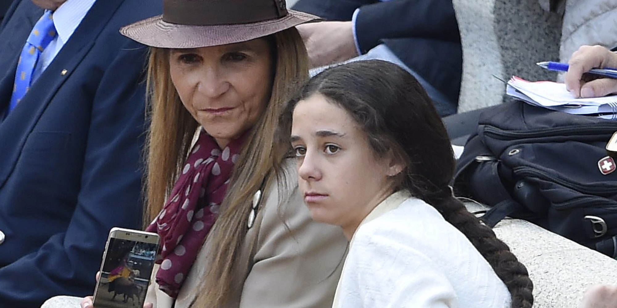 La Infanta Elena se enfrenta a una multa de 10.000 euros por llevar a su hija Victoria Federica a los toros