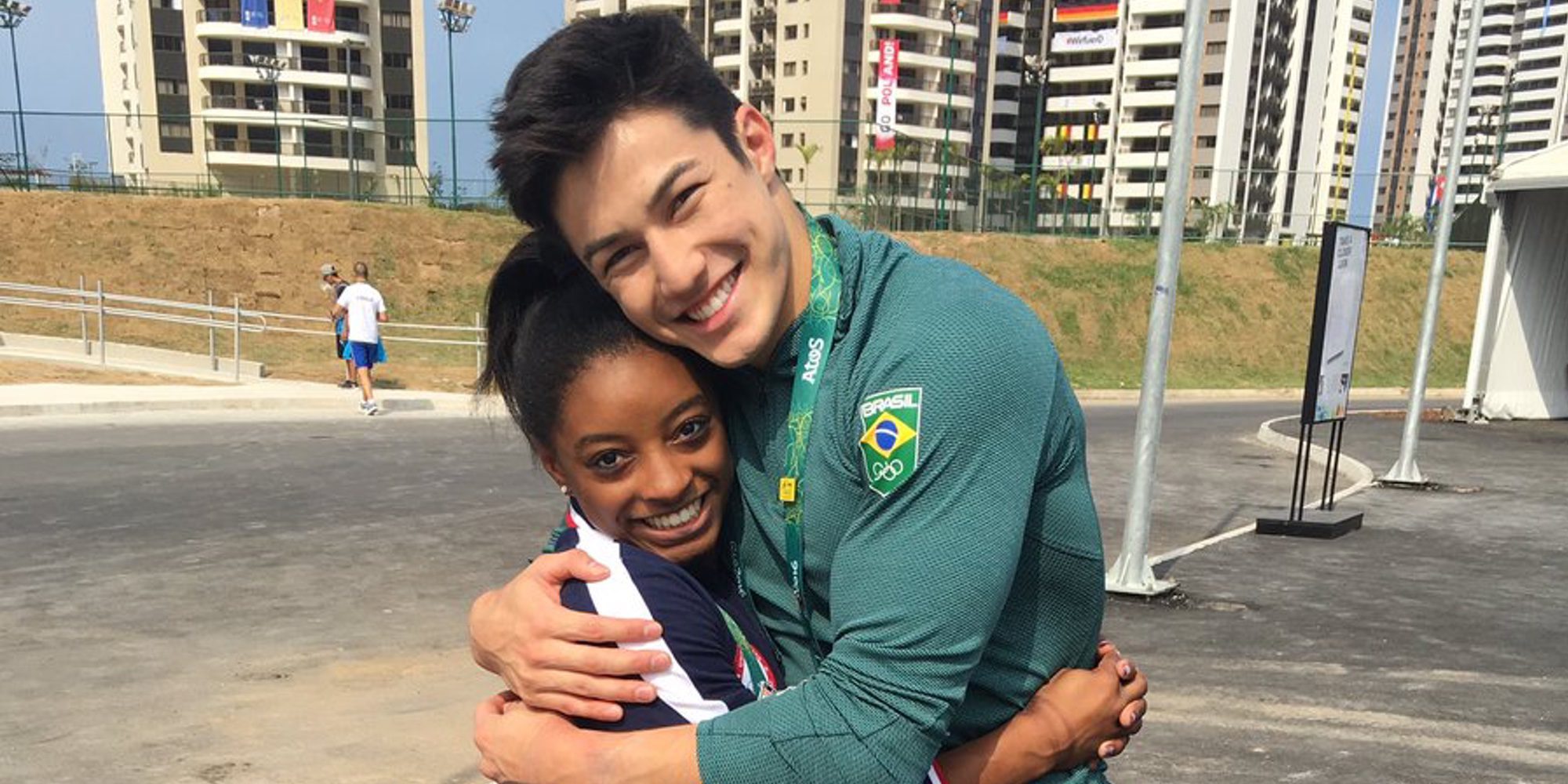 Rio 2016: Arthur Mariano olvida su escándalo sexual celebrando su medalla junto a la gimnasta Simone Biles