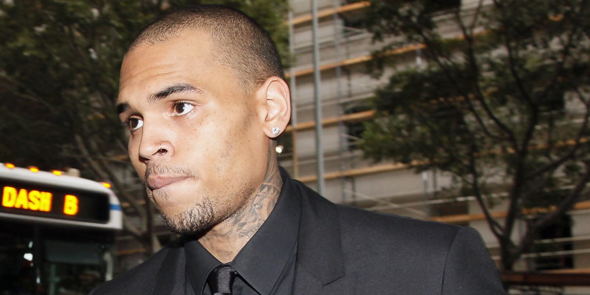 Chris Brown sale bajo fianza de 250.000 dólares tras haber sido detenido