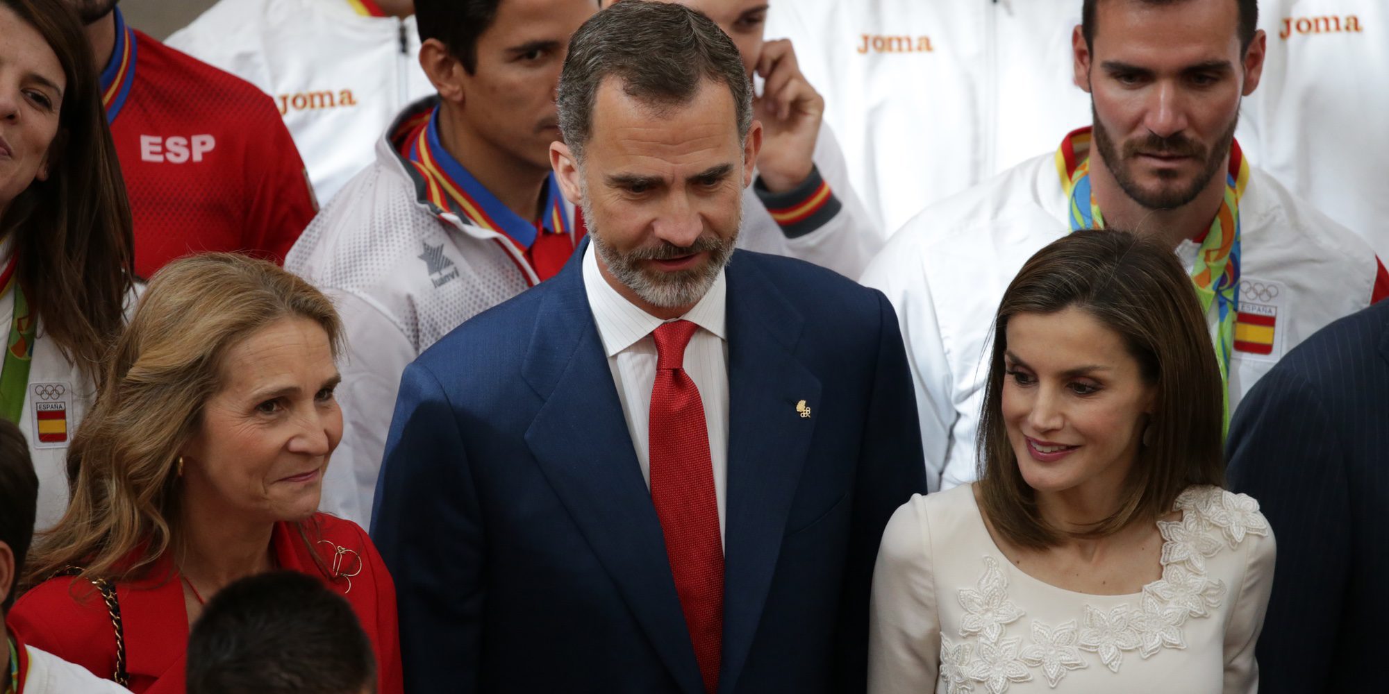 La Infanta Elena eclipsa a los Reyes Felipe y Letizia en la audiencia a los olímpicos y paralímpicos de Rio