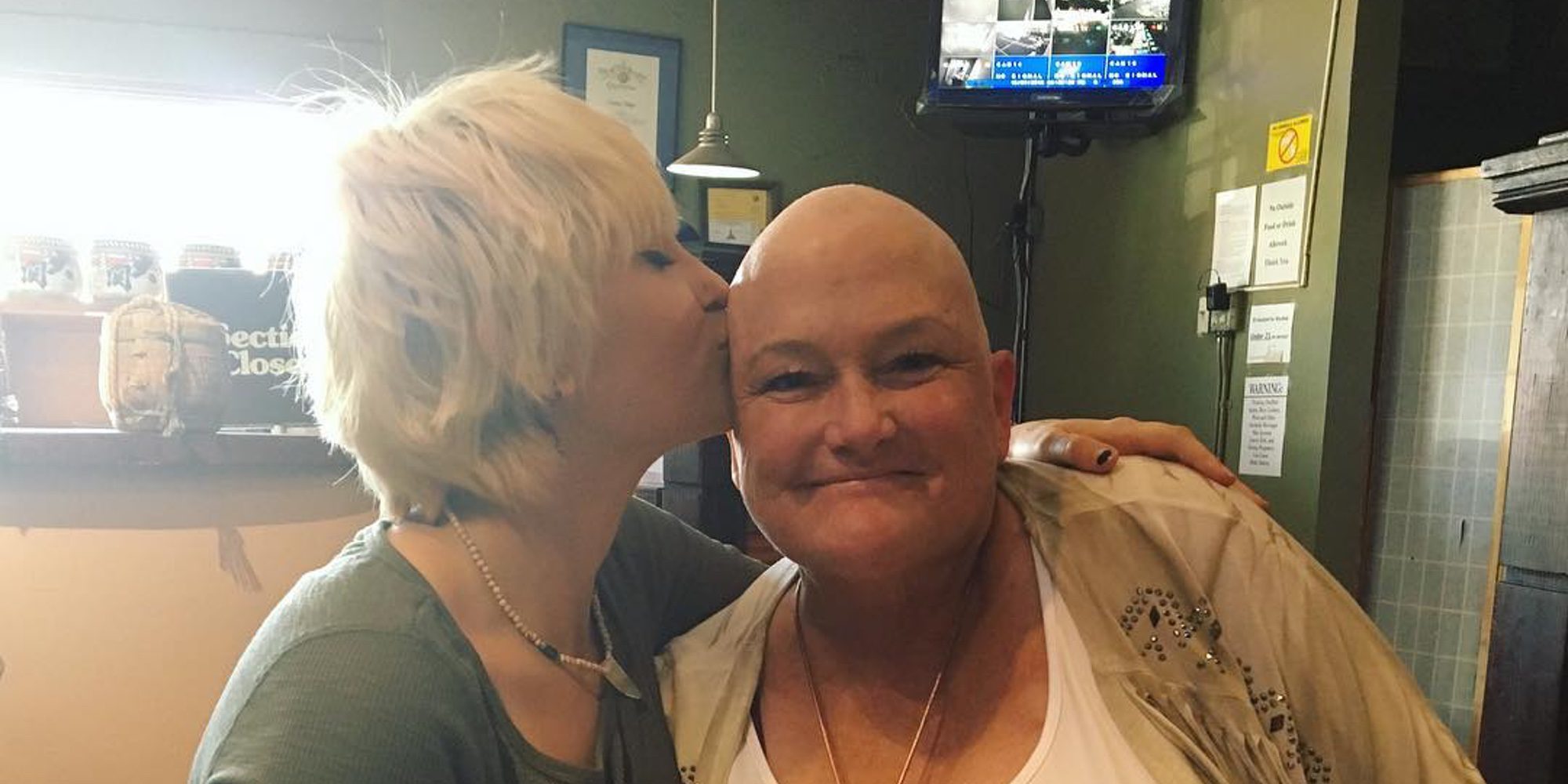 Paris Jackson apoya a su madre Debbie Rowe en su lucha contra el cáncer: "Te quiero mamá"