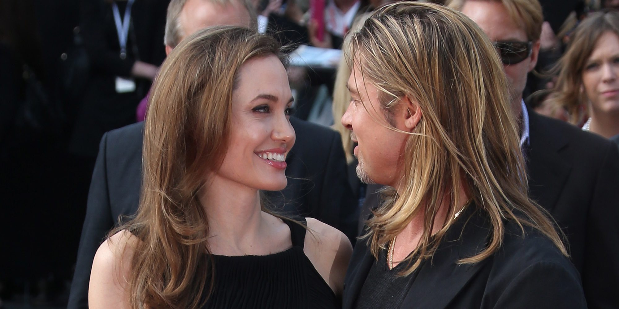 Angelina Jolie se borra los tatuajes relacionados con Brad Pitt