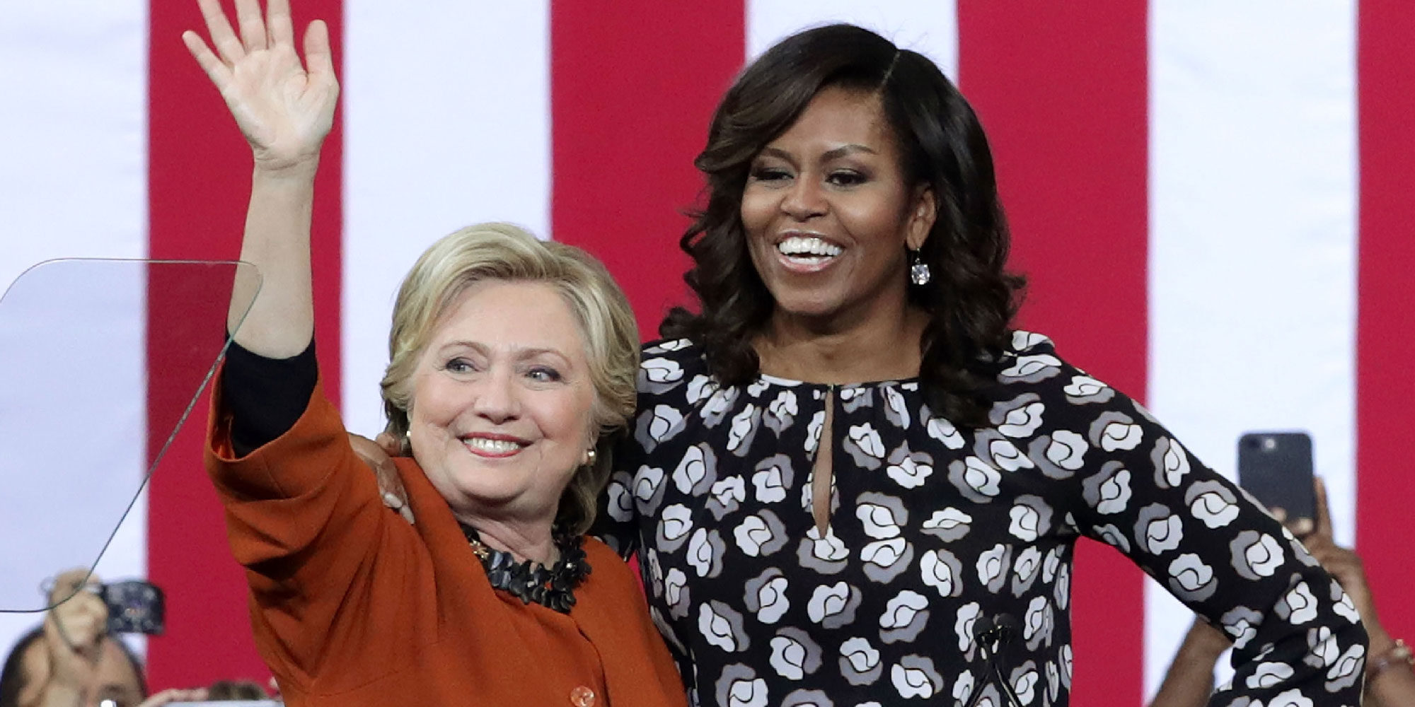 Michelle Obama apoya a Hillary Clinton en un mitin en su campaña presidencial