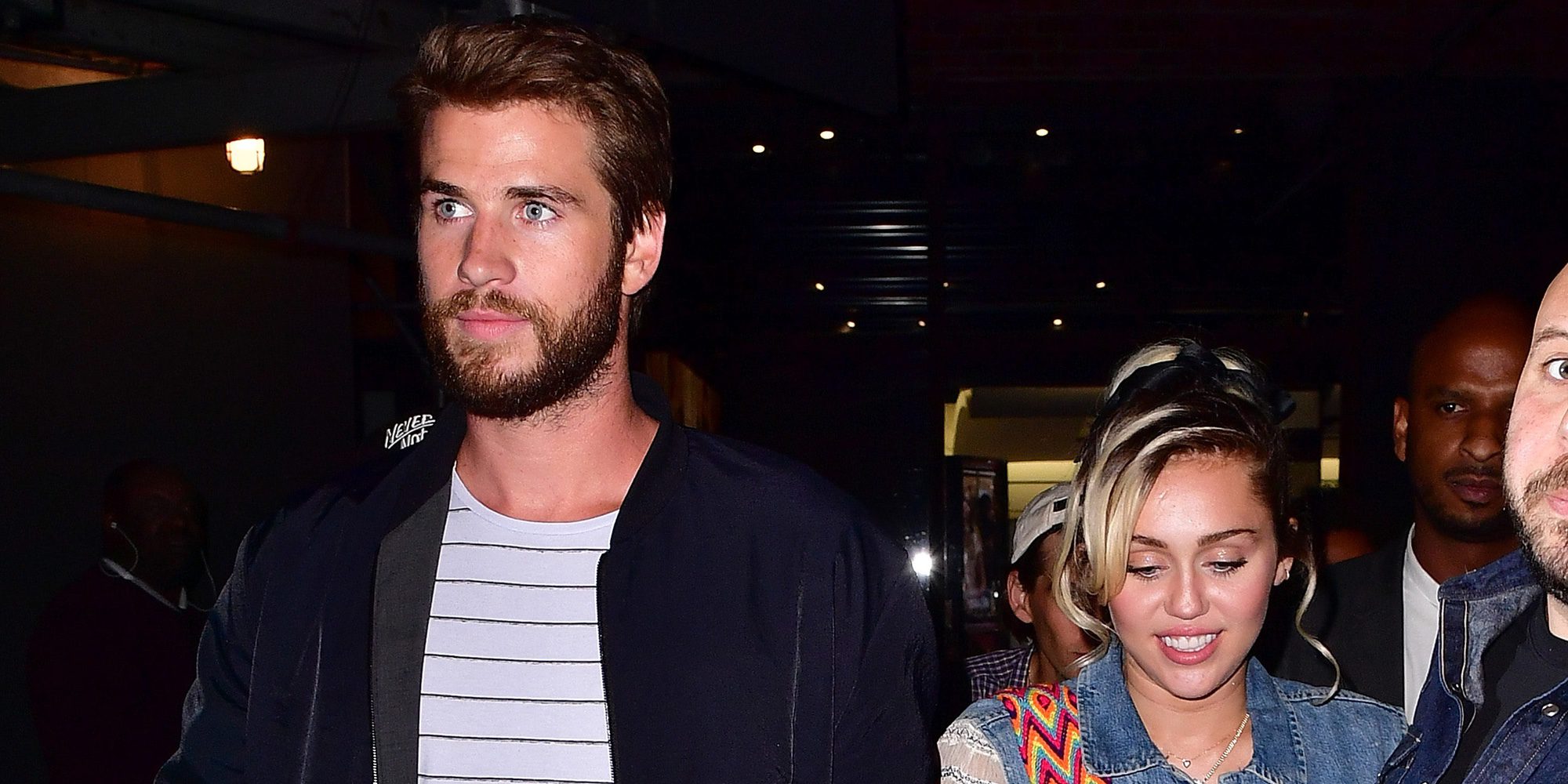Miley Cyrus confirma que su compromiso con Liam Hemsworth continúa en pie