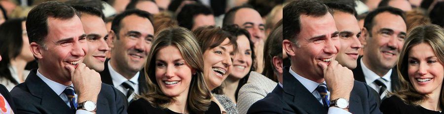 Los Príncipes Felipe y Letizia, muy divertidos en el homenaje a los 'Tesoros vivos de la televisión'