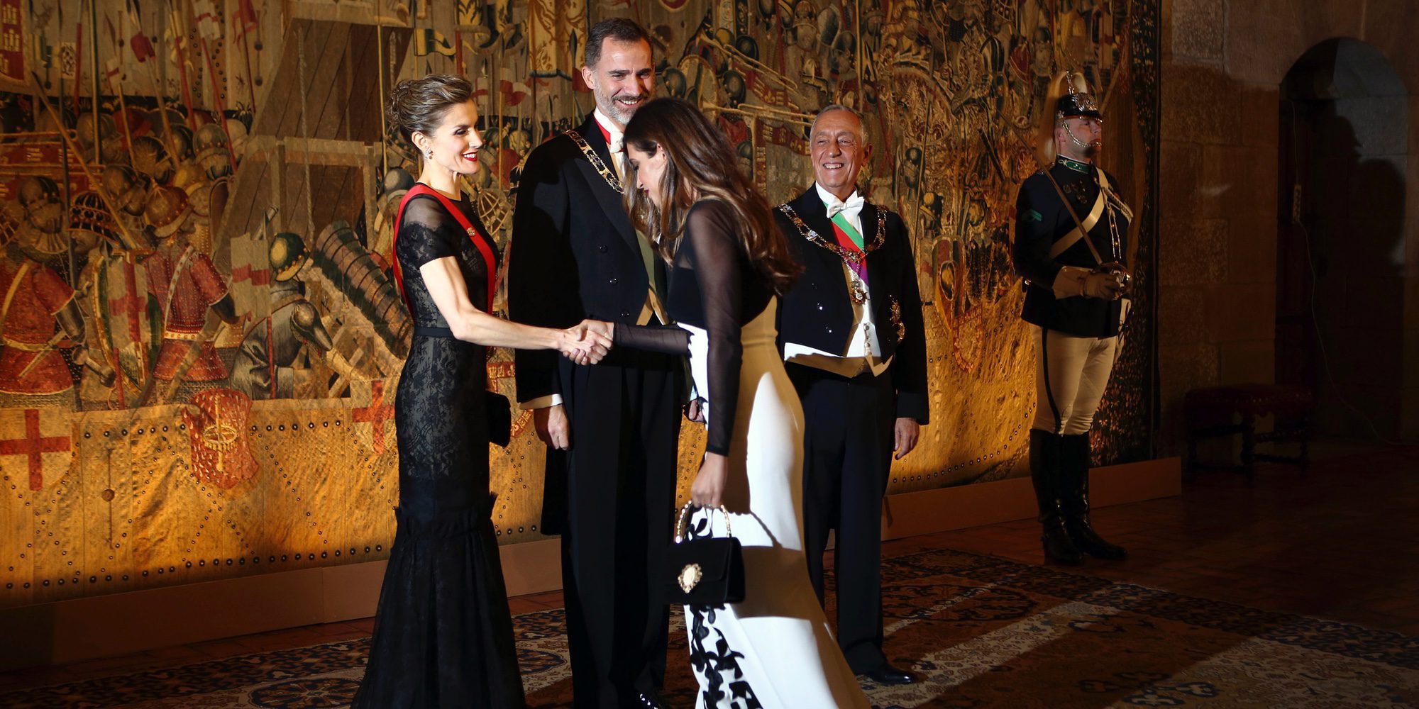 Los Reyes Felipe y Letizia, de cena de gala con Iker Casillas y Sara Carbonero en Portugal