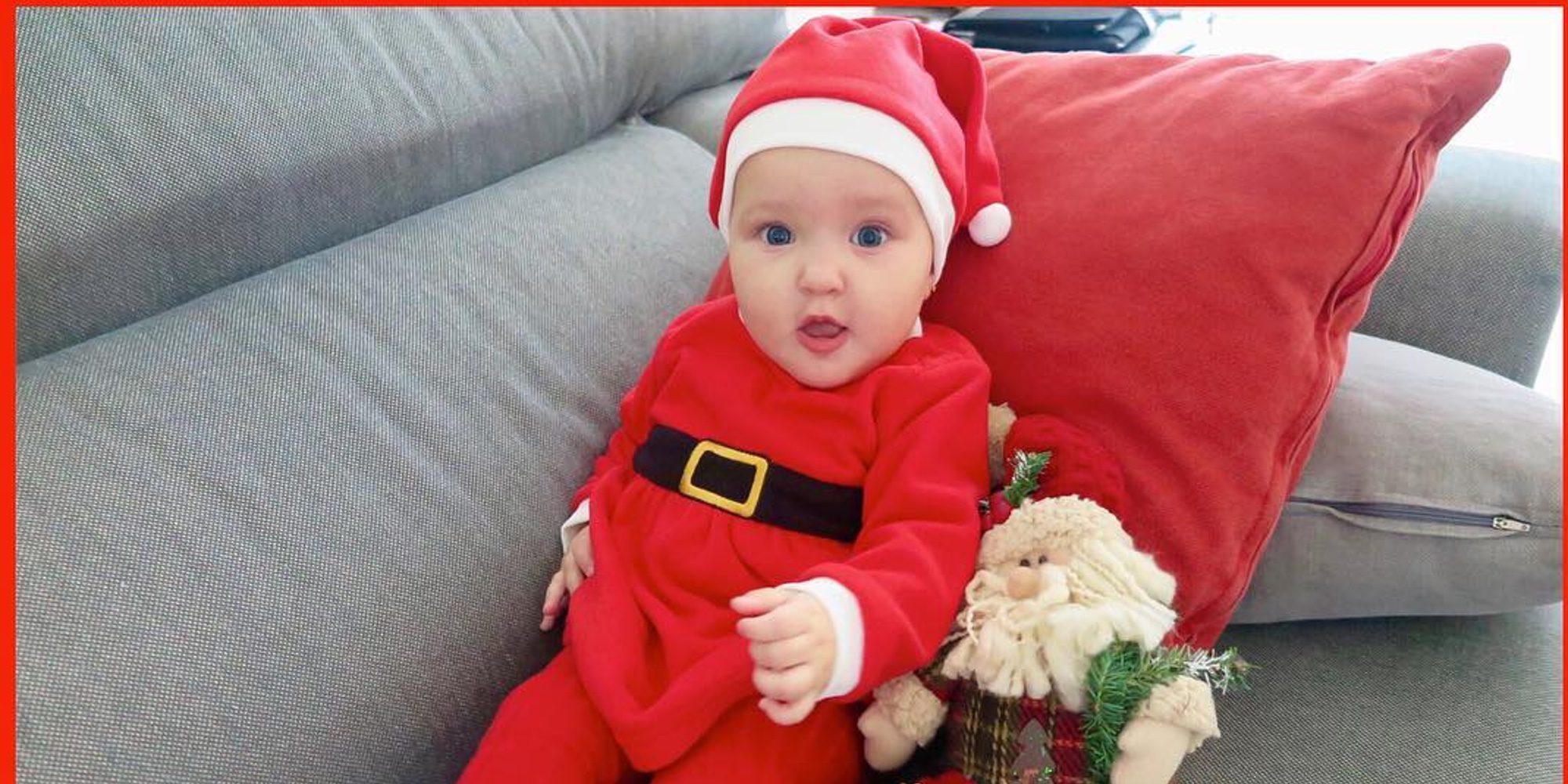 Malena Costa y Mario Suárez felicitan la Navidad 2016 con una foto de la pequeña Mamá Noel Matilda