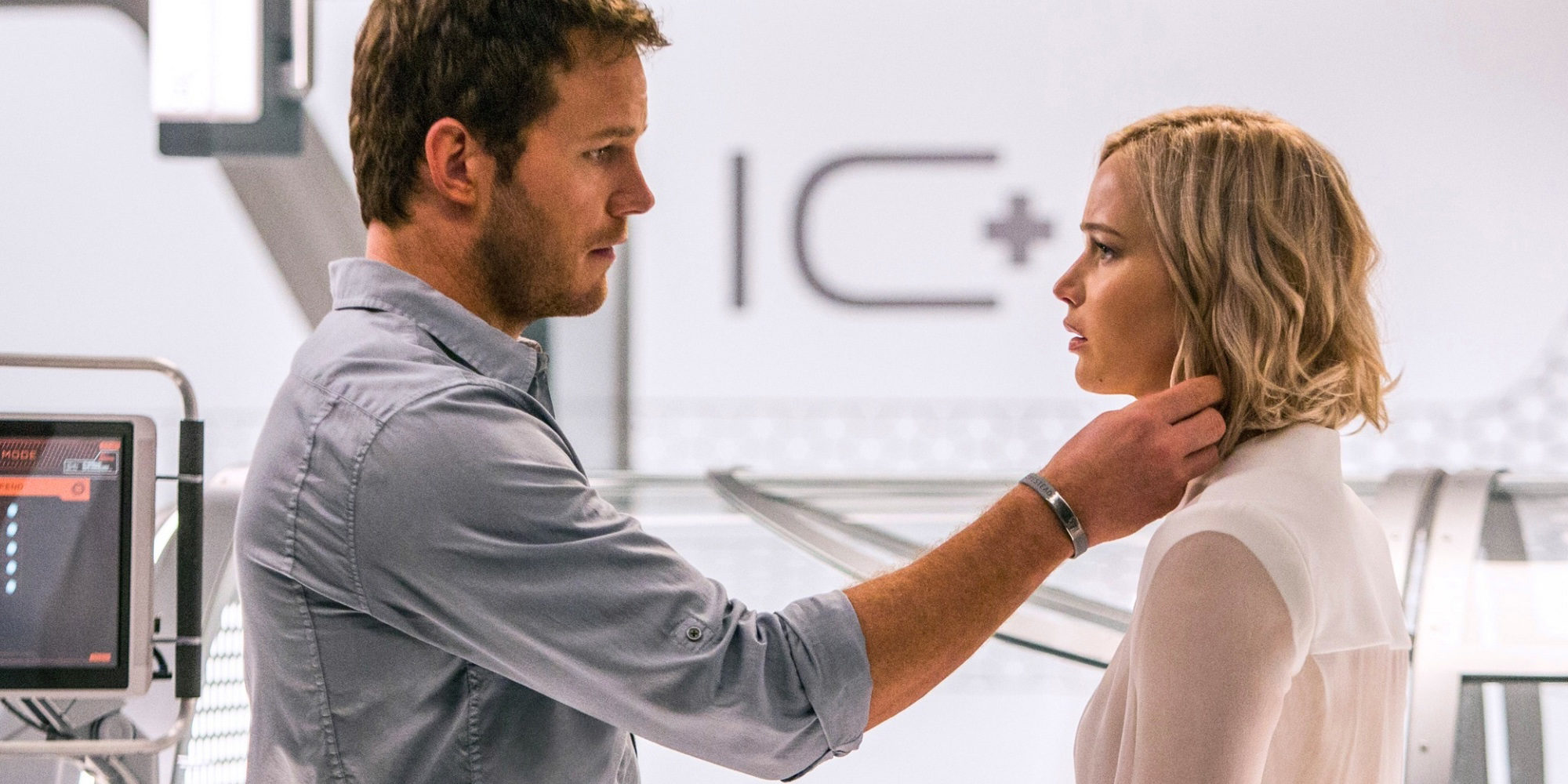 Chris Pratt y Jennifer Lawrence llegan a la taquilla navideña con 'Passengers'