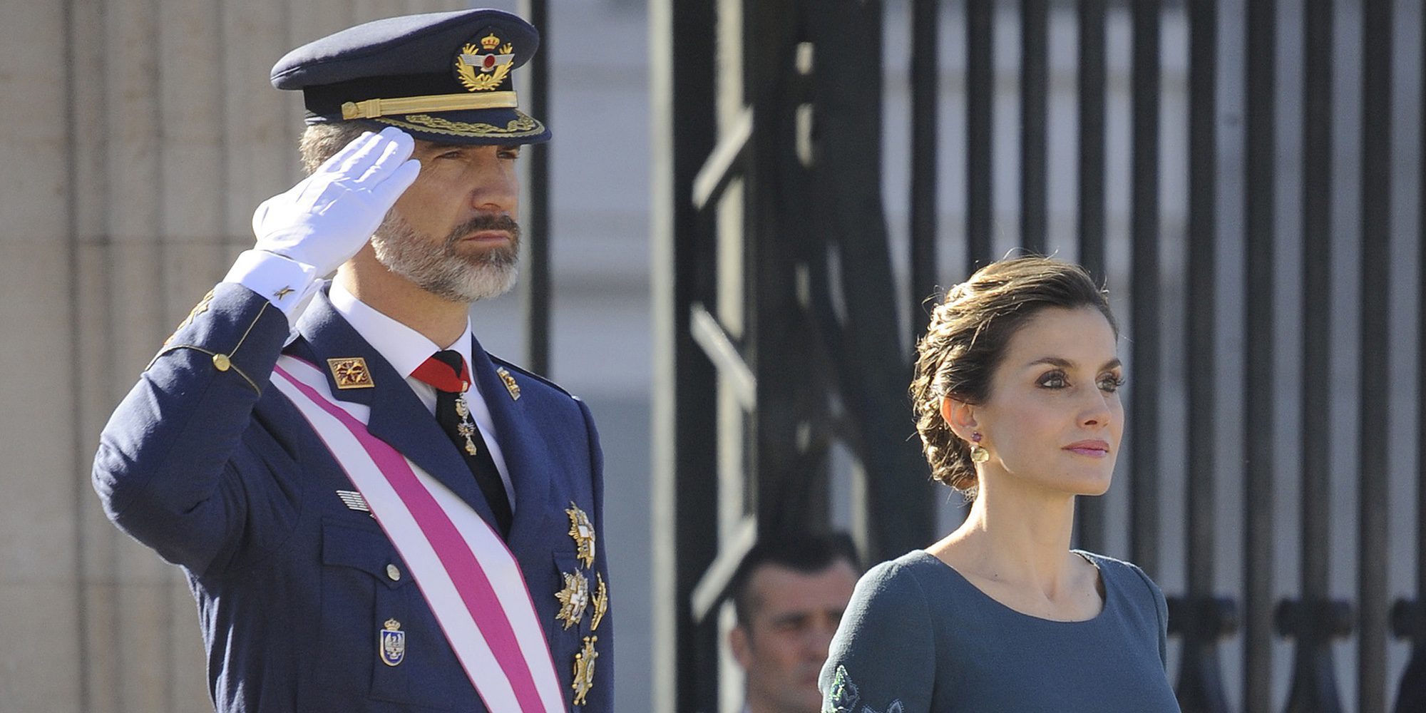 Los Reyes presiden su tercera Pascua Militar, marcada por el look repetido de la Reina Letizia