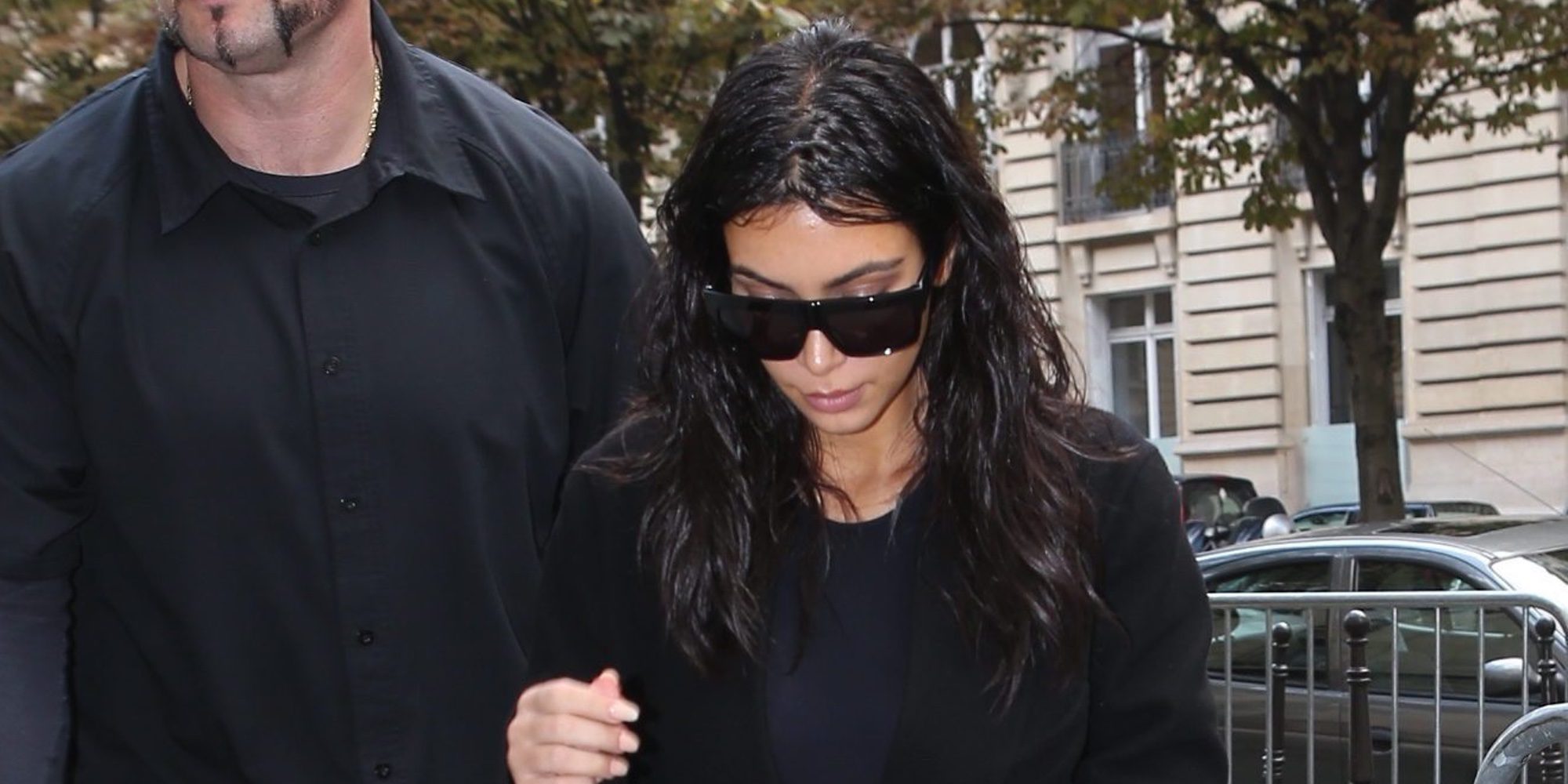 Una Kim Kardashian mucho más delgada se apoya en Kanye West y sus hijos para olvidar el atraco de París
