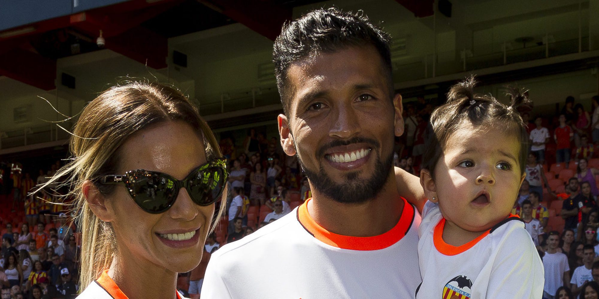Tamara Gorro y Shaila, el mejor apoyo de Ezequiel Garay en la importante victoria del Valencia
