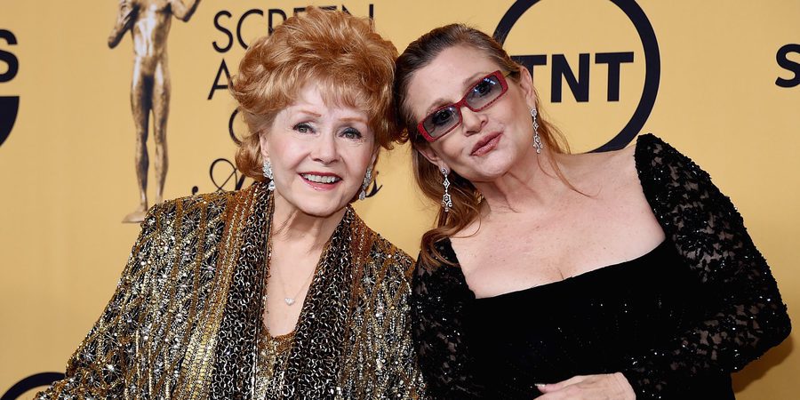 Multitudinaria y emotiva despedida de Carrie Fisher y Debbie Reynolds en el acto homenaje en su memoria