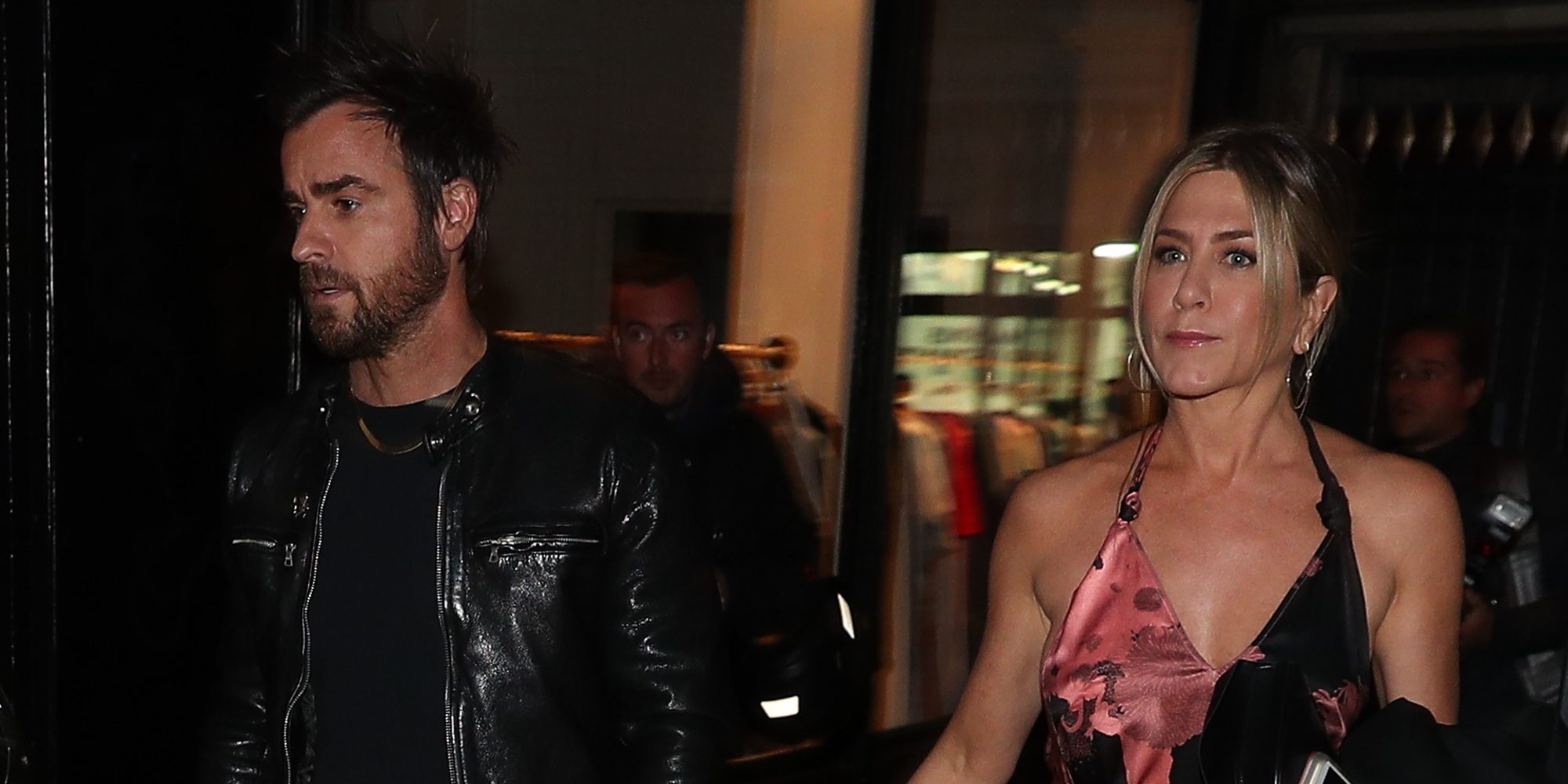 Jennifer Aniston y Justin Theroux disfrutan de una romántica cena en París