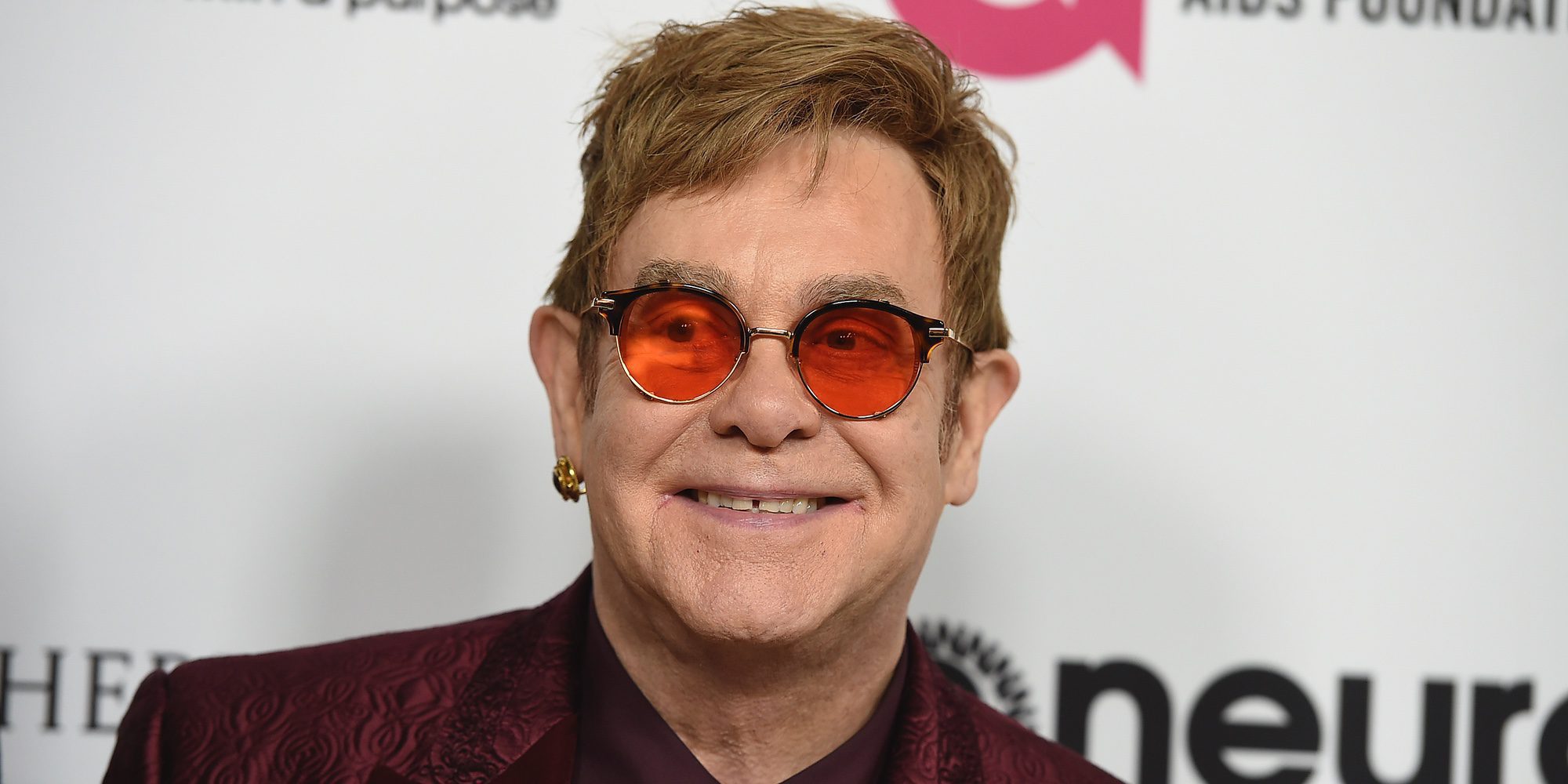 Elton John suspende su gira de conciertos tras sufrir una infección potencialmente mortal