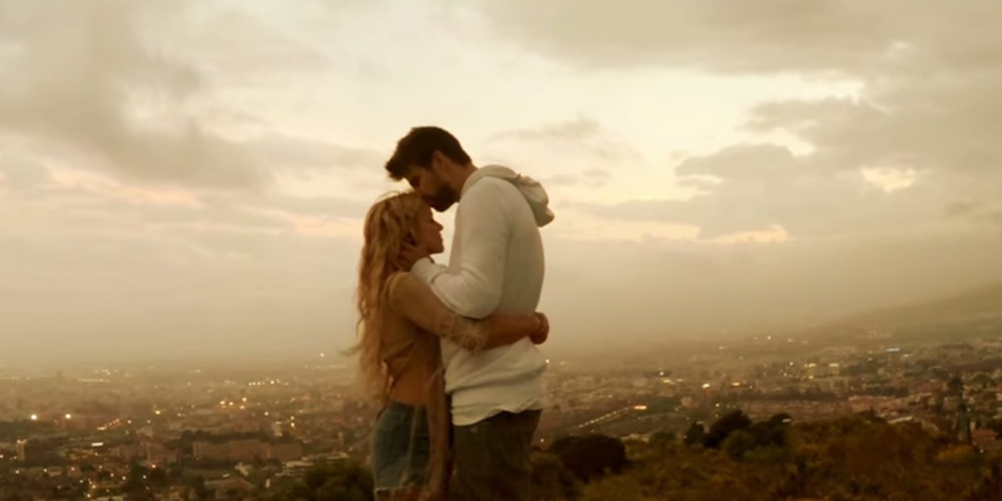 Las imágenes más románticas de Gerard Piqué en el videoclip de 'Me enamoré', el nuevo tema de Shakira