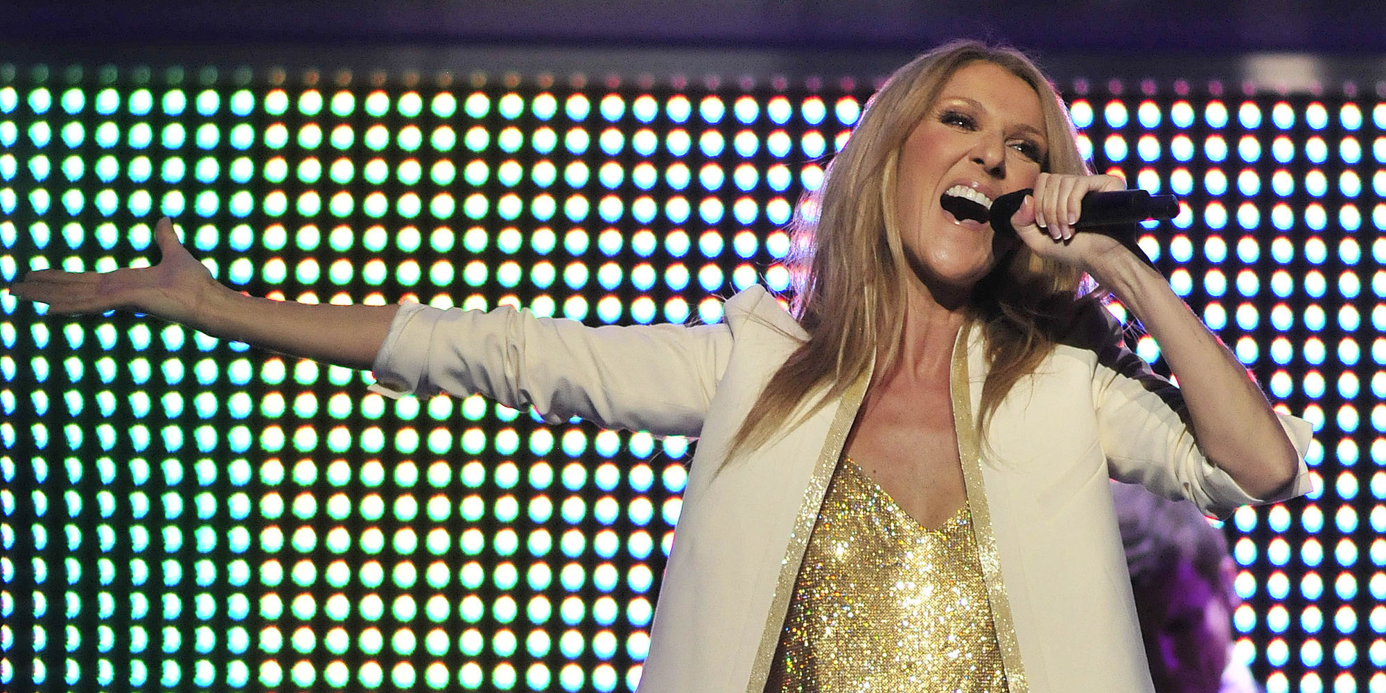 Céline Dion rinde homenaje a las víctimas del atentado de Manchester durante su concierto en Las Vegas