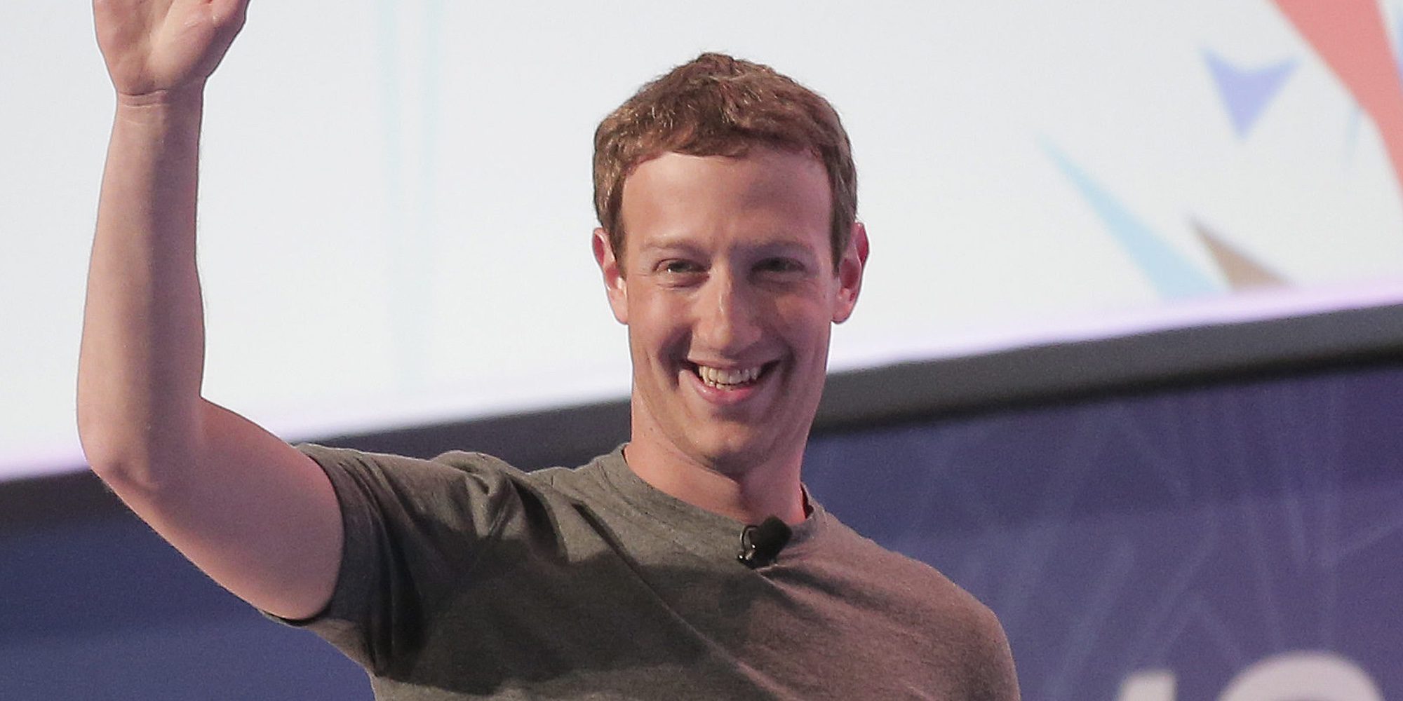 Mark Zuckerberg acude a la Universidad de Harvard para graduarse 15 años después de abandonar la carrera