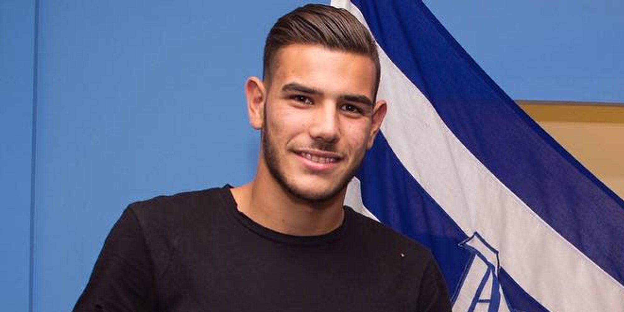 Theo Hernández, jugador del Alavés, planta a la sub-21 por irse a la playa de Málaga