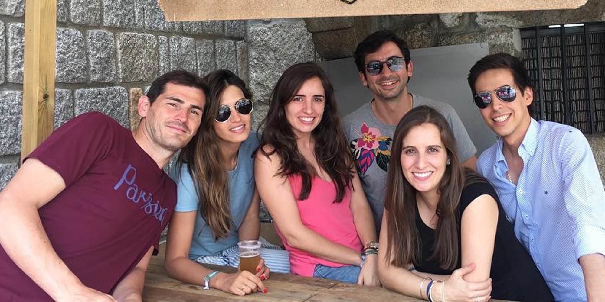 Iker Casillas y Sara Carbonero disfrutan de las fiestas de Navalacruz rodeados de amigos
