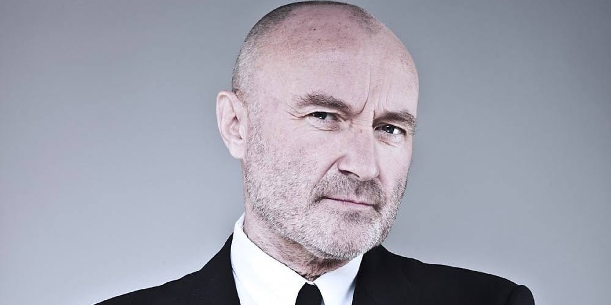 Phil Collins vuelve a los escenarios con la cabeza vendada una semana después de su accidente doméstico