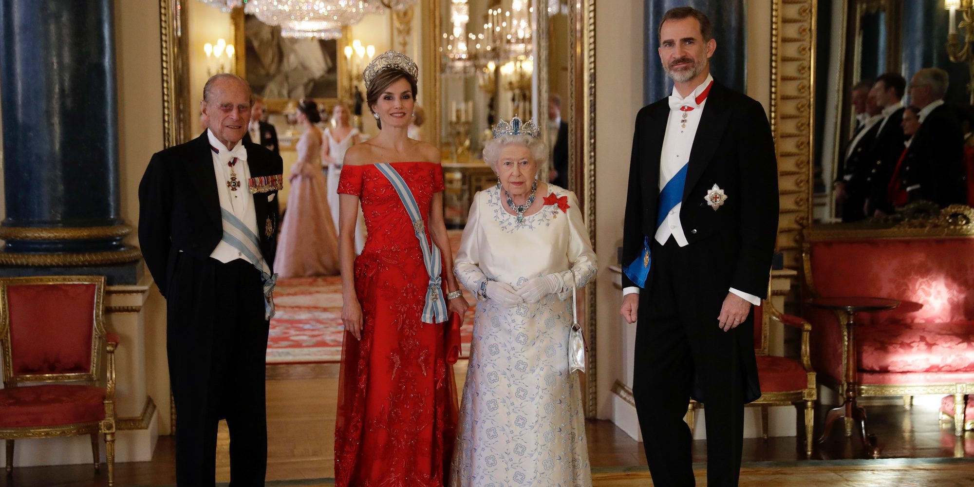 La cena de gala en honor a los Reyes Felipe y Letizia en Buckingham Palace: sonrisas, guiños y elegancia