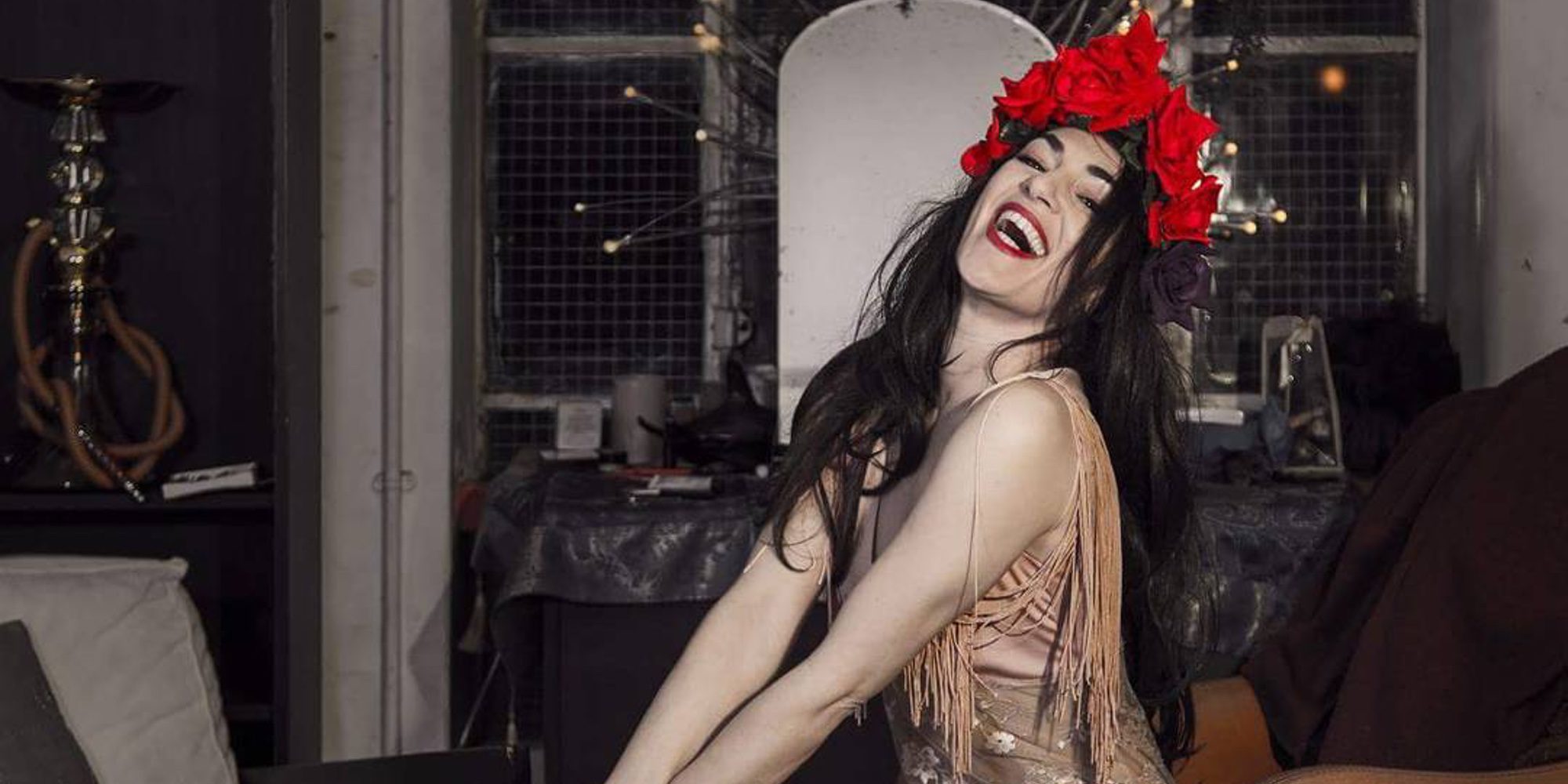 'La Beti', mejor artista internacional de burlesque, posa desnuda en Interviú