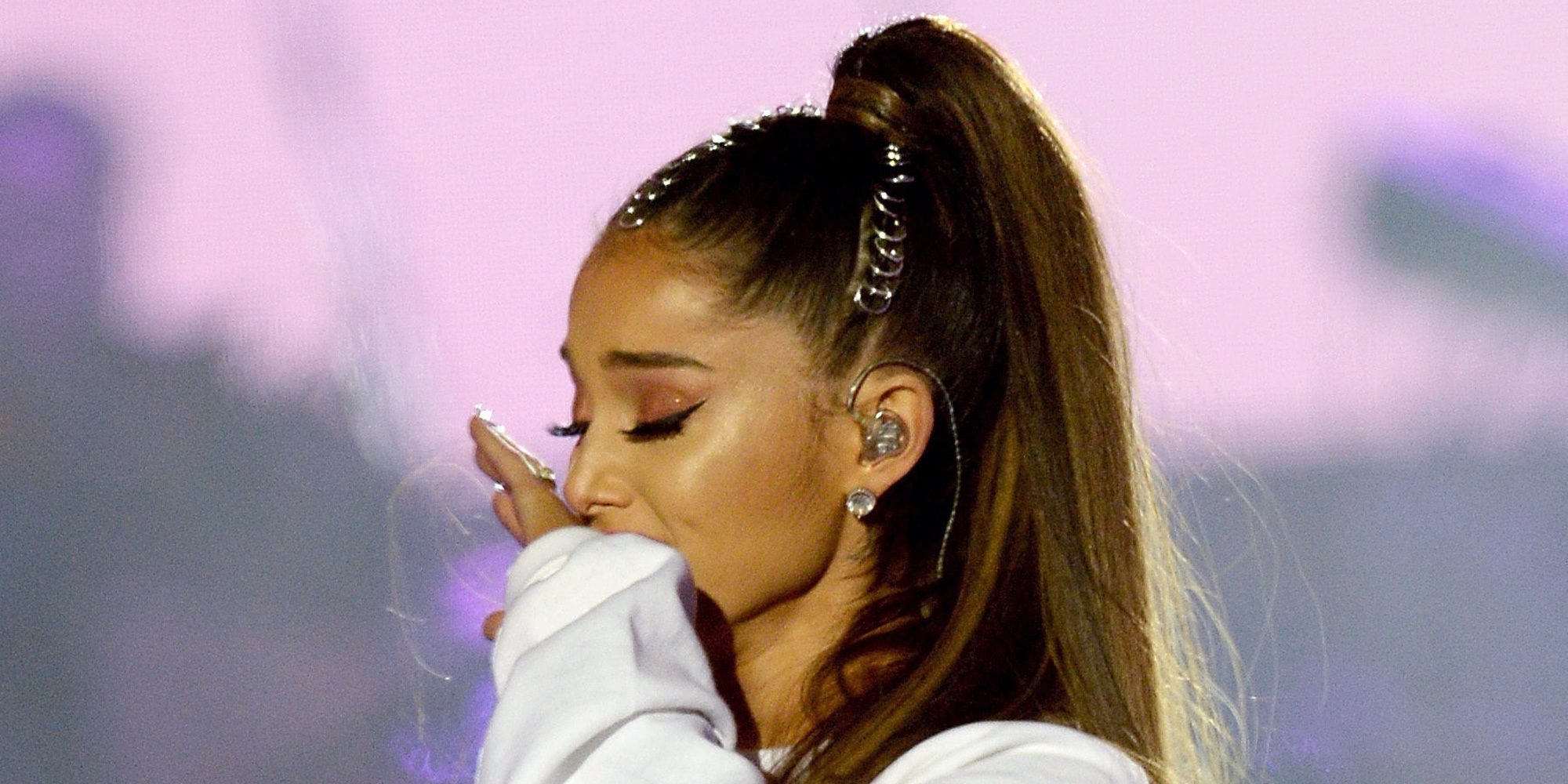 Ariana Grande, nueva víctima de los hackers informáticos en una de sus redes sociales