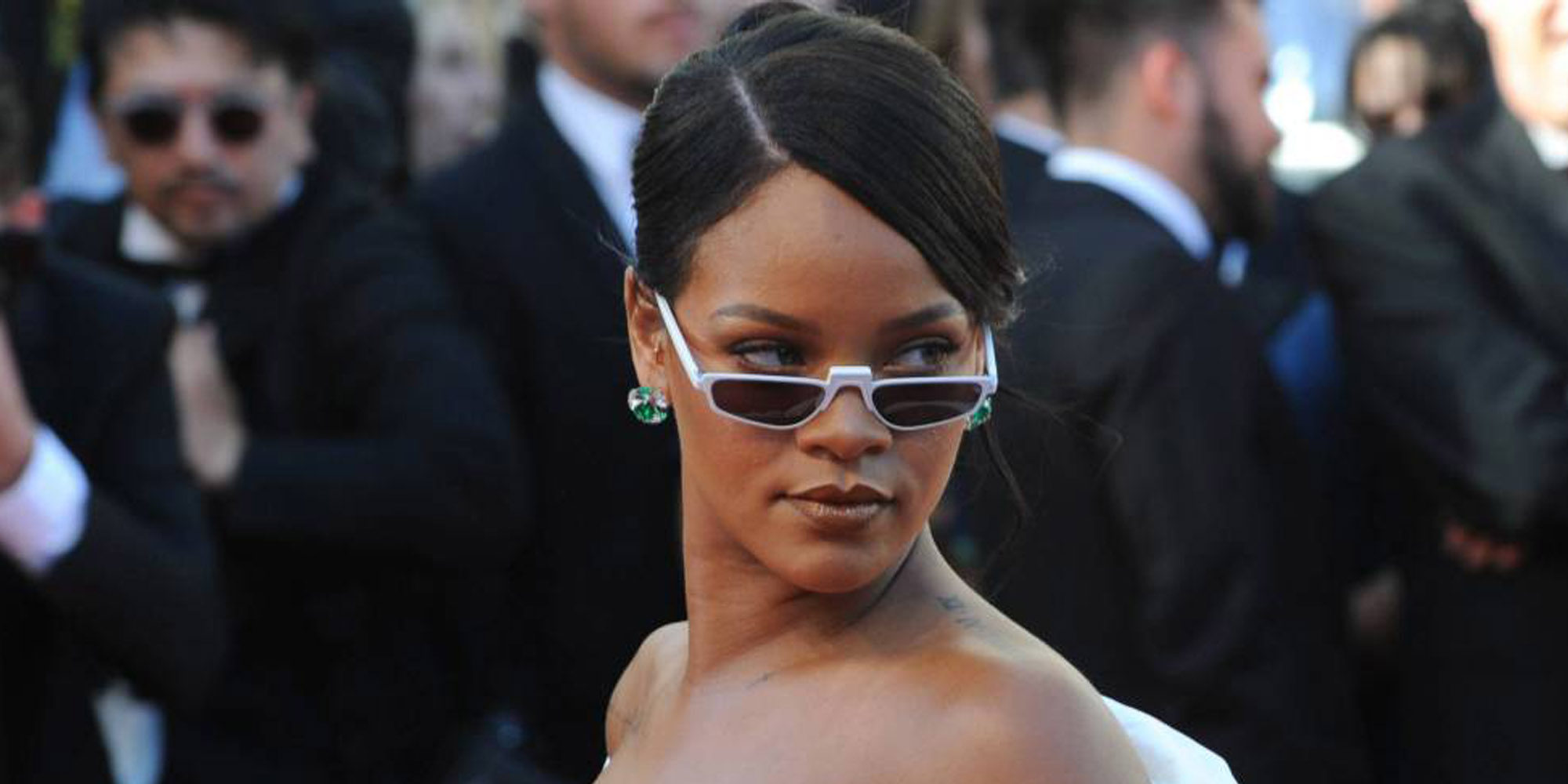 Usuarios de Twitter rescatan un tuit de Rafa Mora a Rihanna y le llenan de críticas