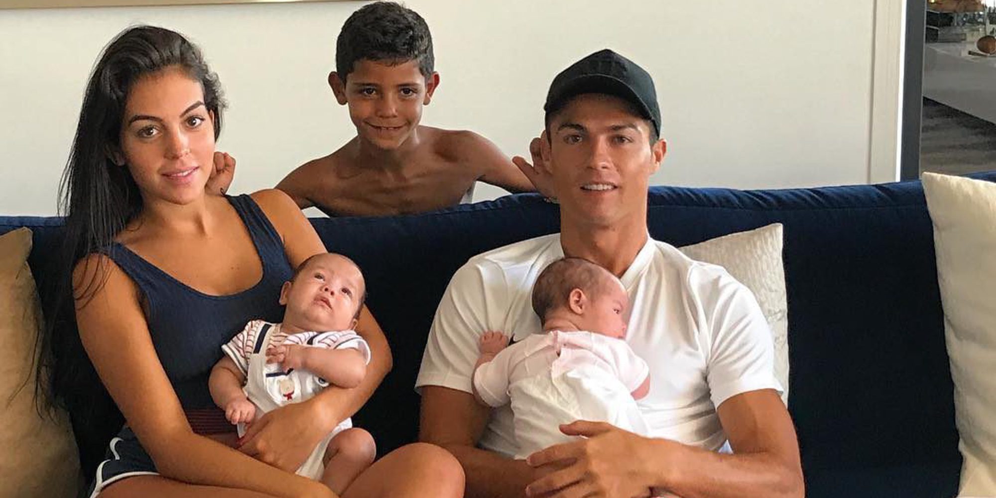 El vídeo más íntimo de Cristiano Ronaldo: Así enseña a sus hijos Mateo, Eva y Cristiano Jr en directo