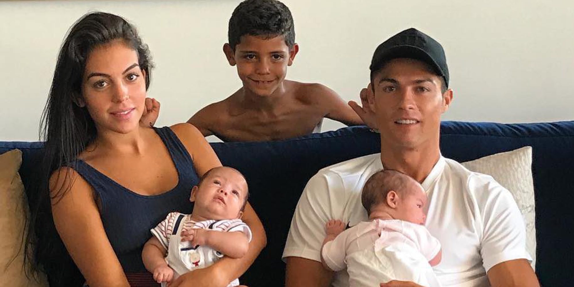 Cristiano Ronaldo disfruta de la mejor puesta de sol junto a Georgina Rodríguez y sus tres hijos