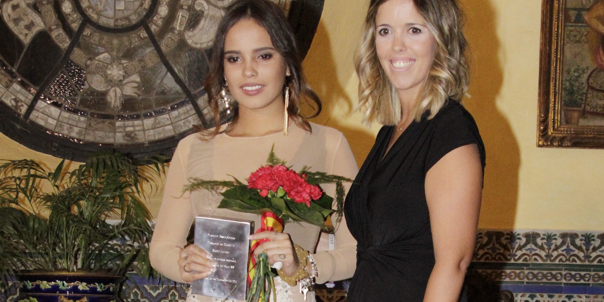 Roban a Gloria Camila un premio en honor a su madre Rocío Jurado