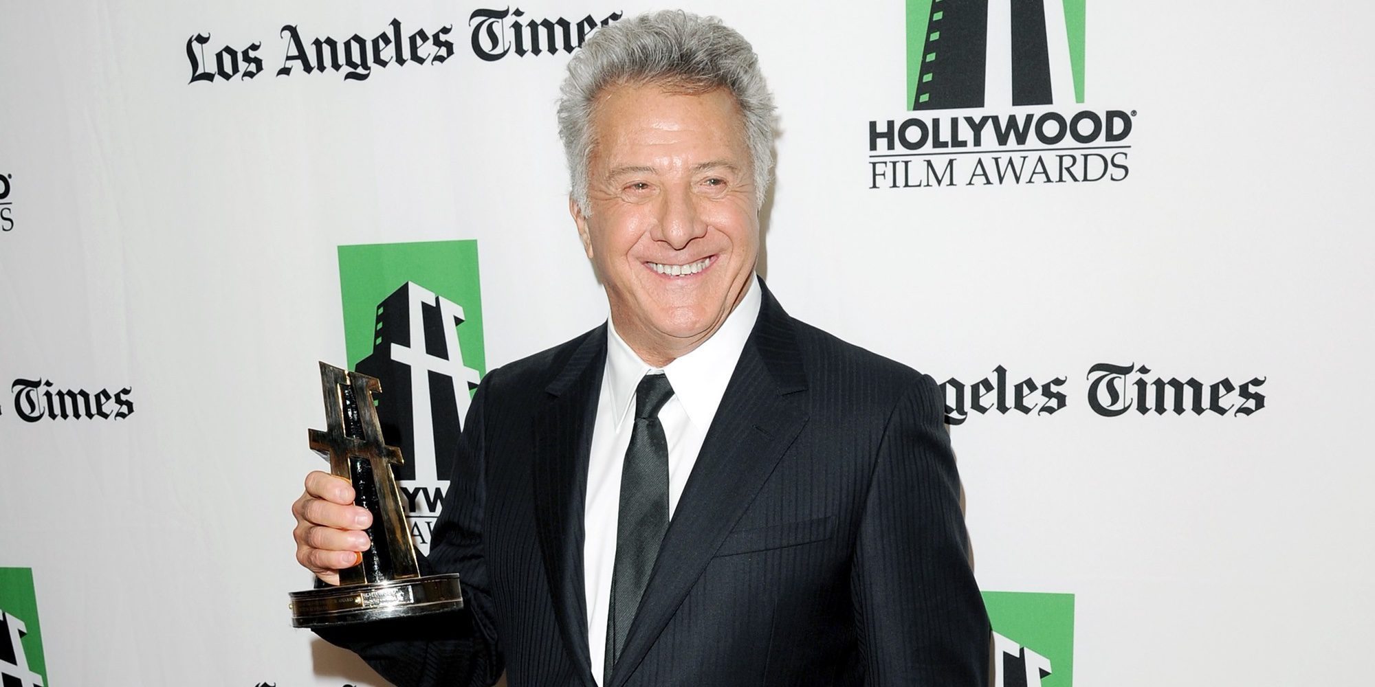 Dustin Hoffman reaparece sonriente en los Hollywood Film Awards tras la acusación de acoso sexual
