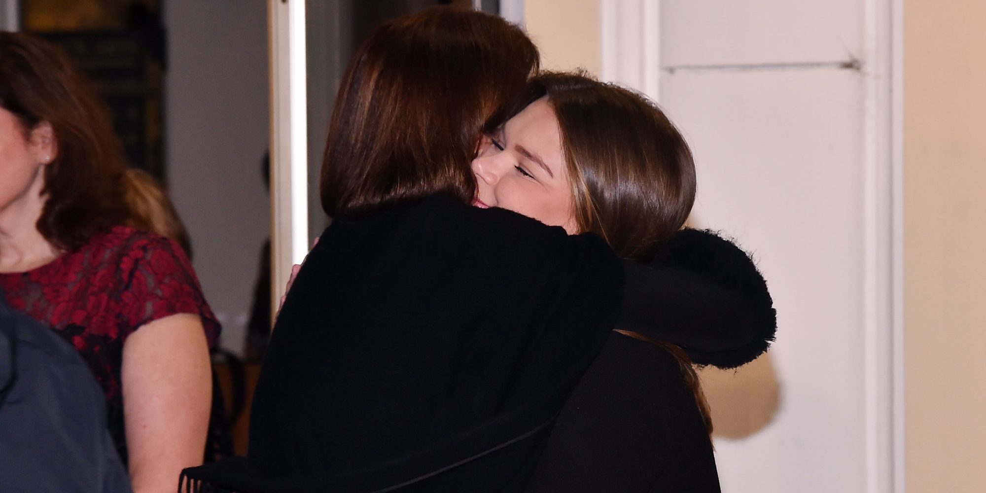 Carolina de Mónaco se deshace en un abrazo con su sobrina Camille Gottlieb en un homenaje a Grace Kelly