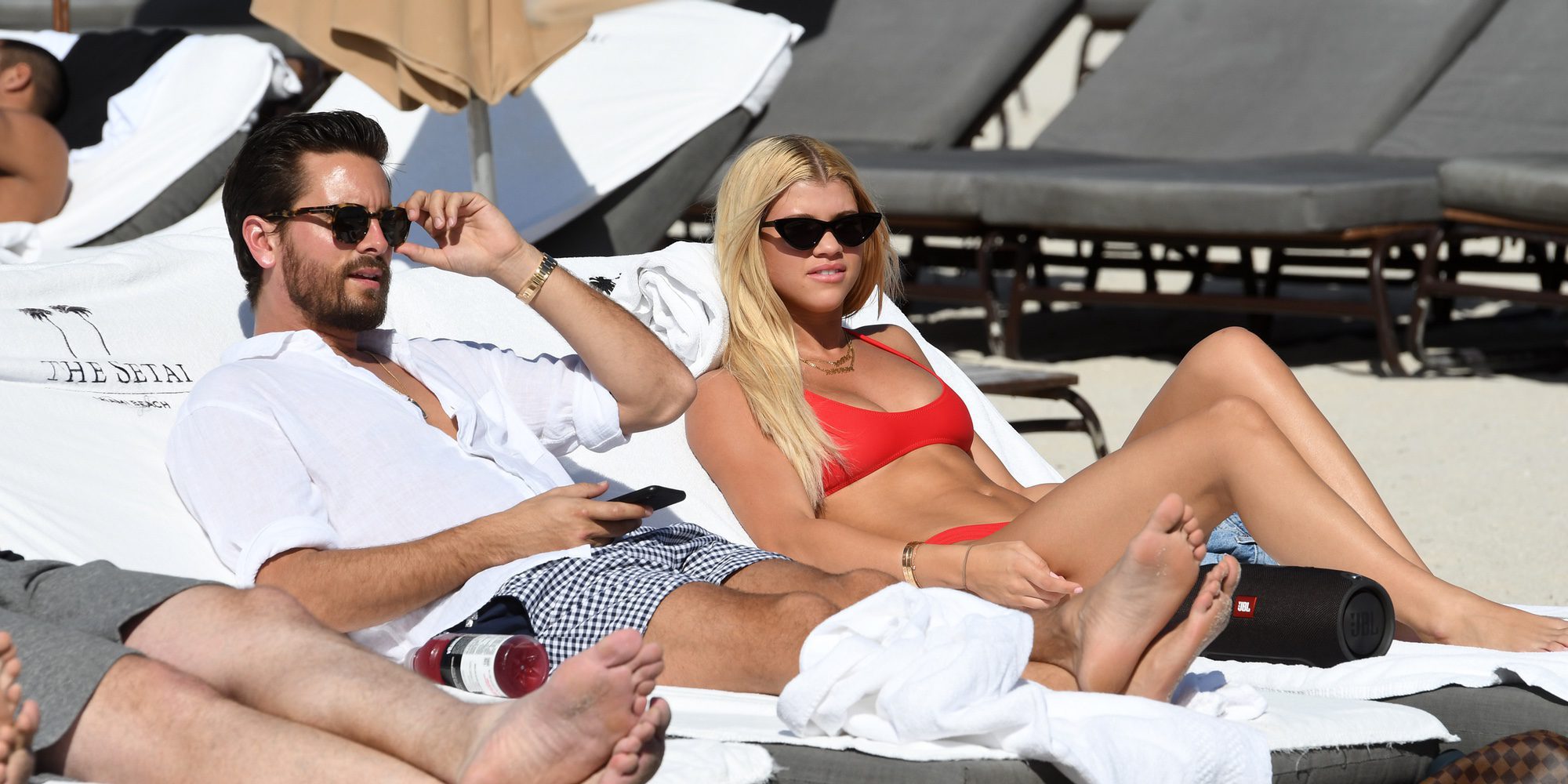 Sofia Richie y Scott Disick disfrutan juntos de unos días de calorcito en la playa de Miami