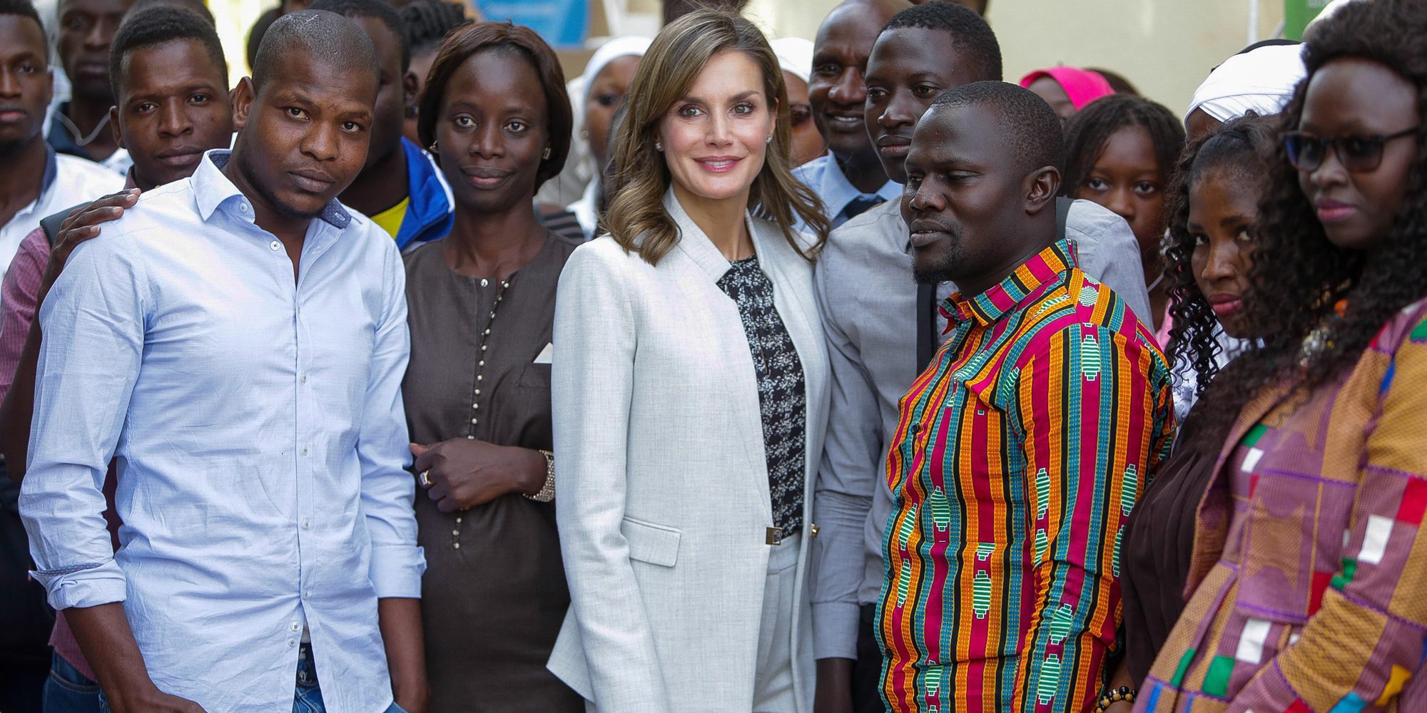La Reina Letizia, emocionada en su viaje de cooperación a Senegal por el cariño recibido
