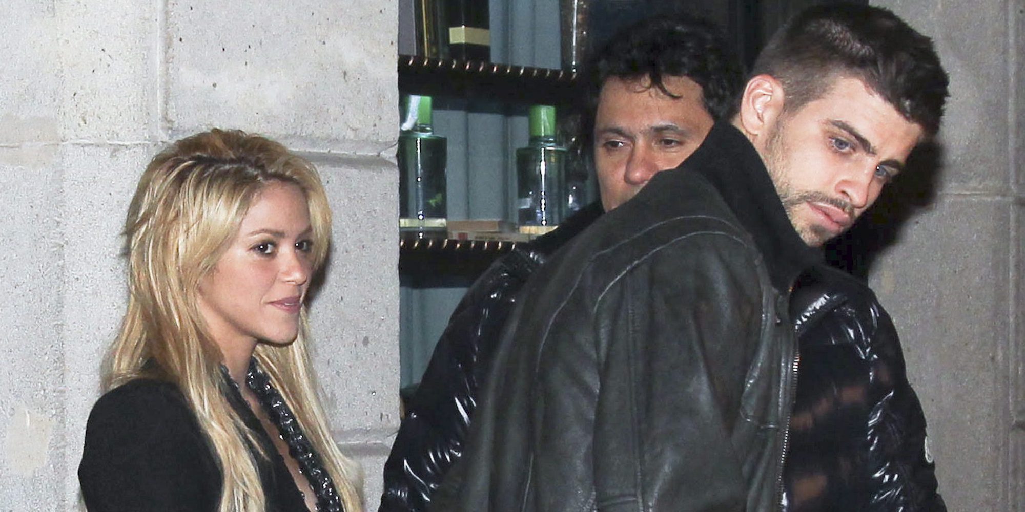 Gerard Piqué y Shakira estallan contra los paparazzi en medio de su peor momento