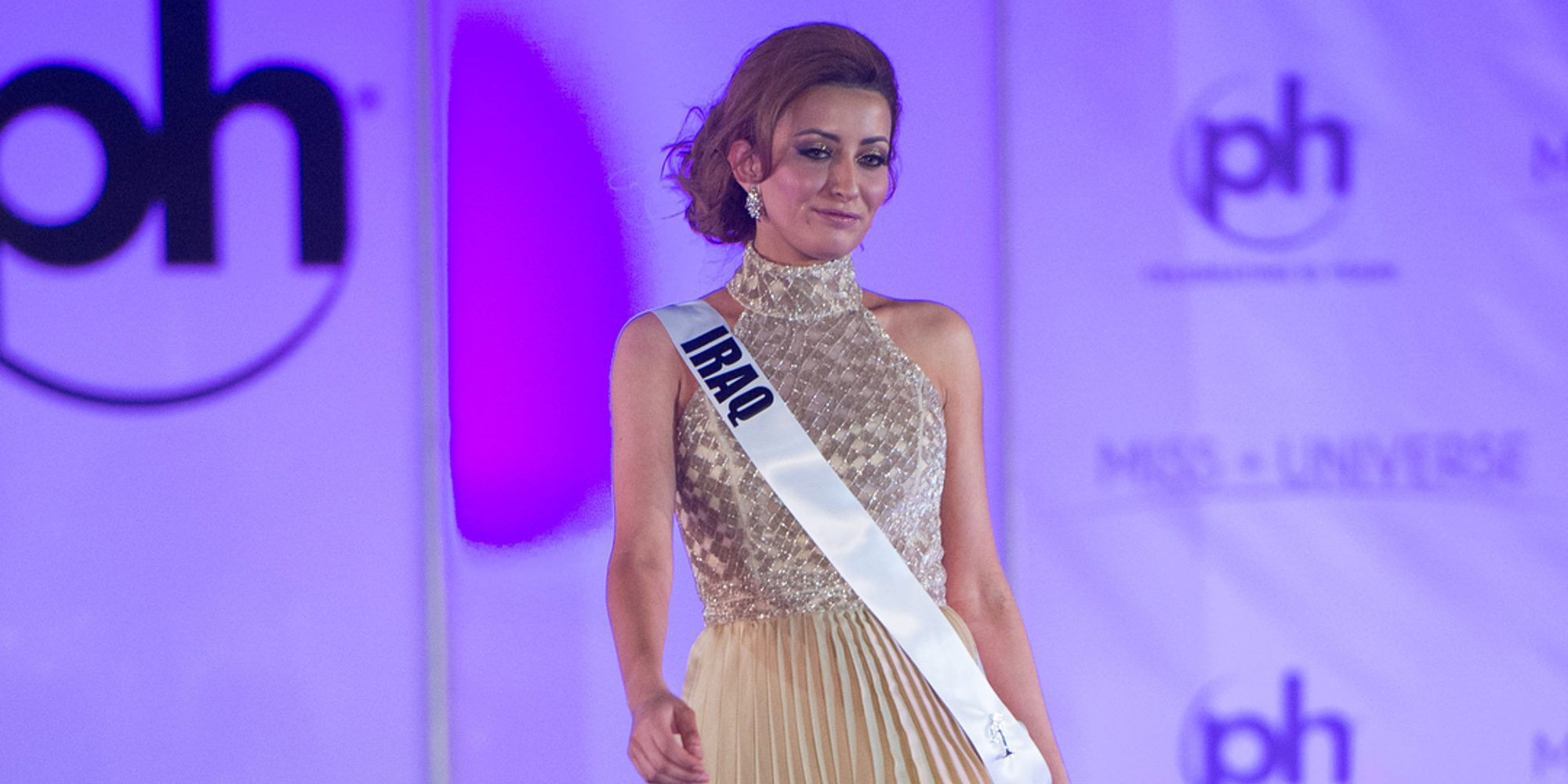 Miss Irak, exiliada después de posar con Miss Israel en una fotografía