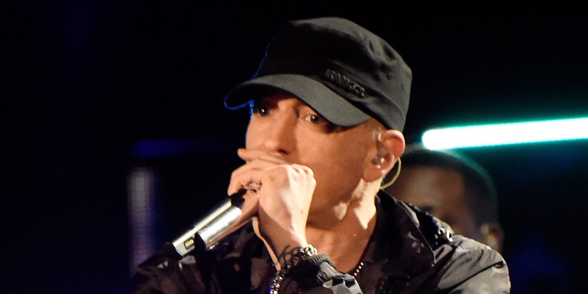 Eminem desata los rumores sobre su homosexualidad afirmando que utiliza una aplicación gay para ligar
