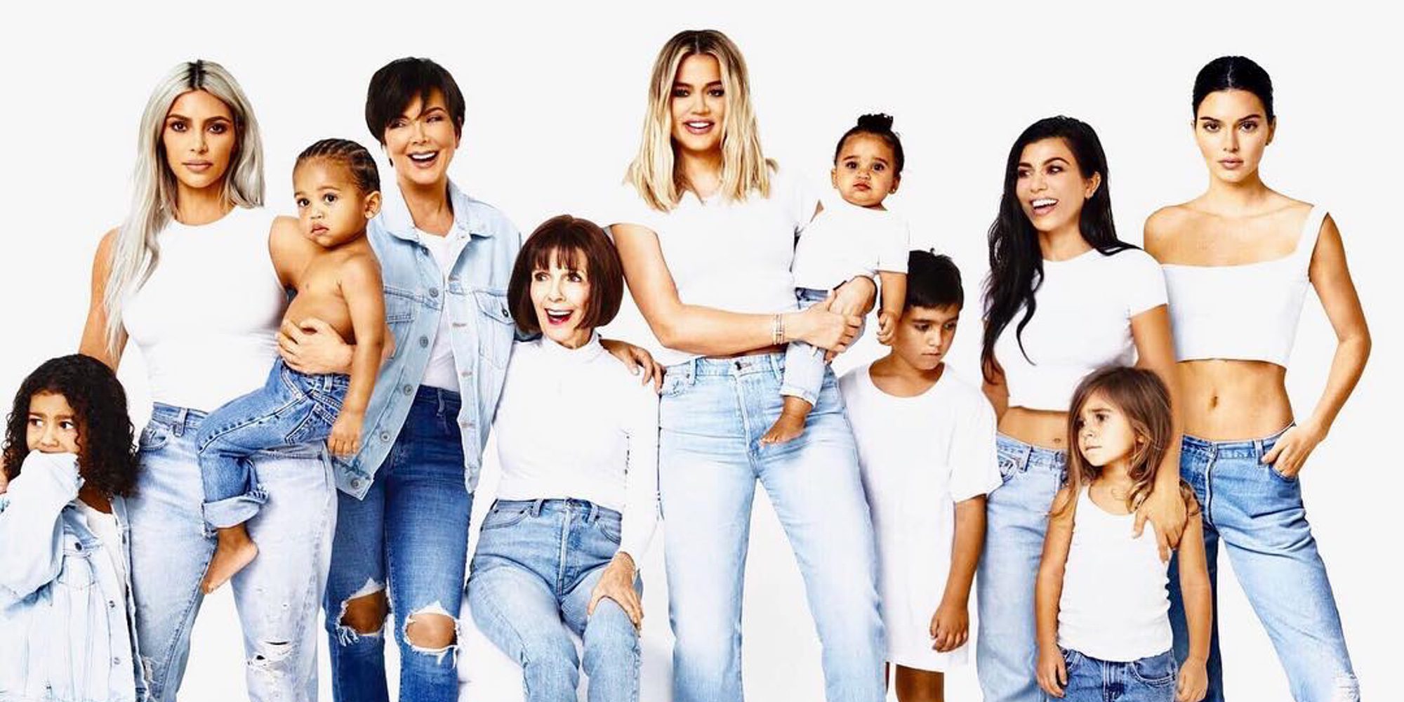 Kylie Jenner y Rob Kardashian no aparecen en la postal navideña familiar pero sí vuelven a casa por Navidad