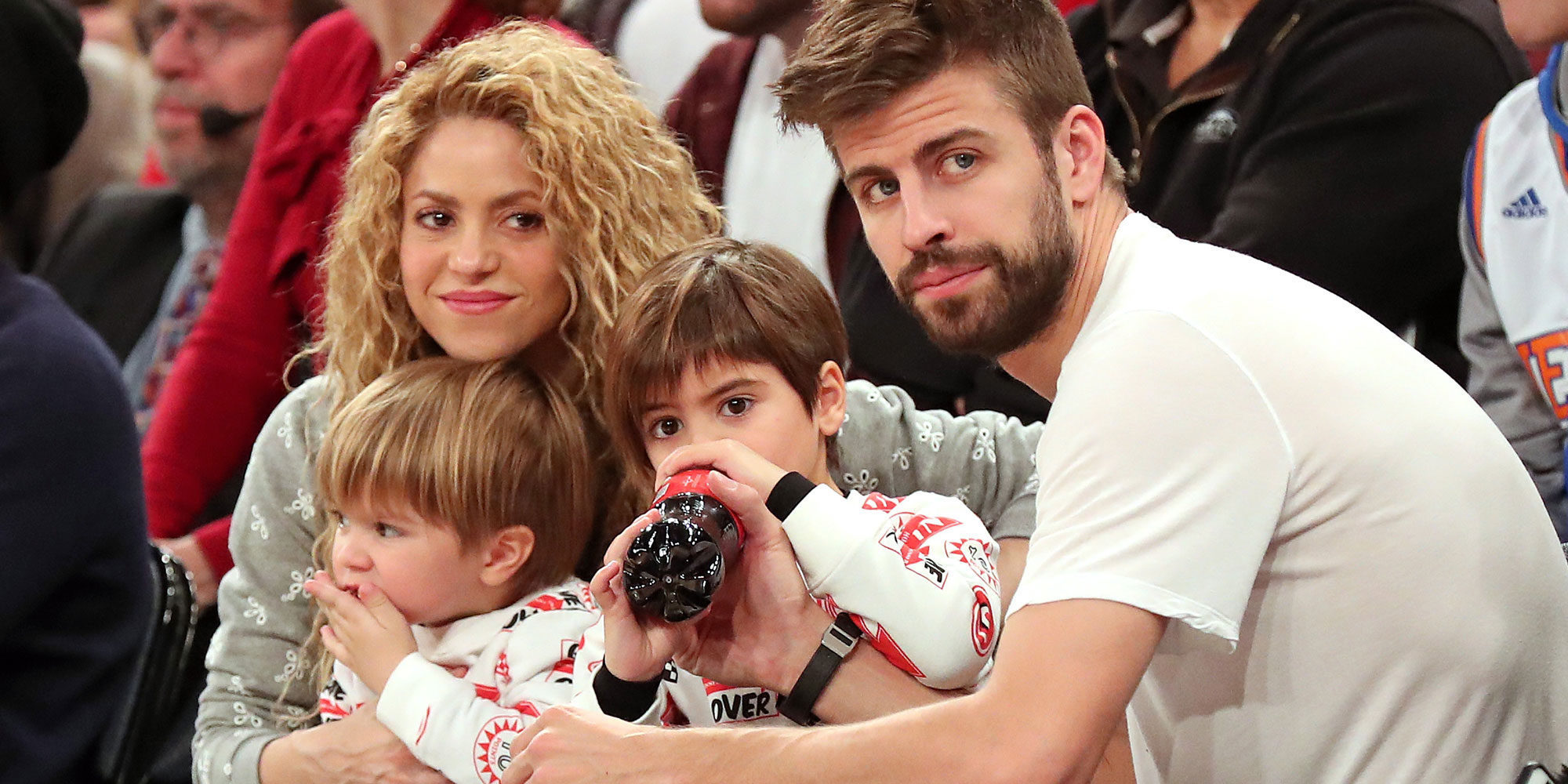 Así se lo pasaron Shakira y Gerard Piqué con Milan y Sasha en Nueva York viendo un partido de la NBA
