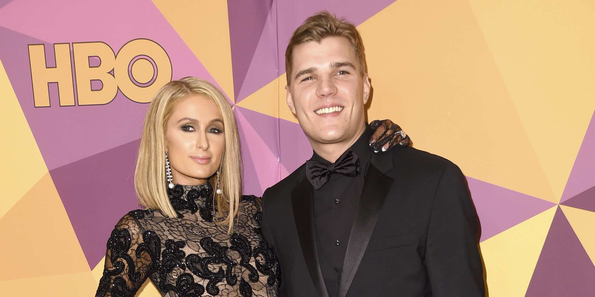 Paris Hilton presume de Chris Zylka y anillo de compromiso tras los Globos de Oro 2018