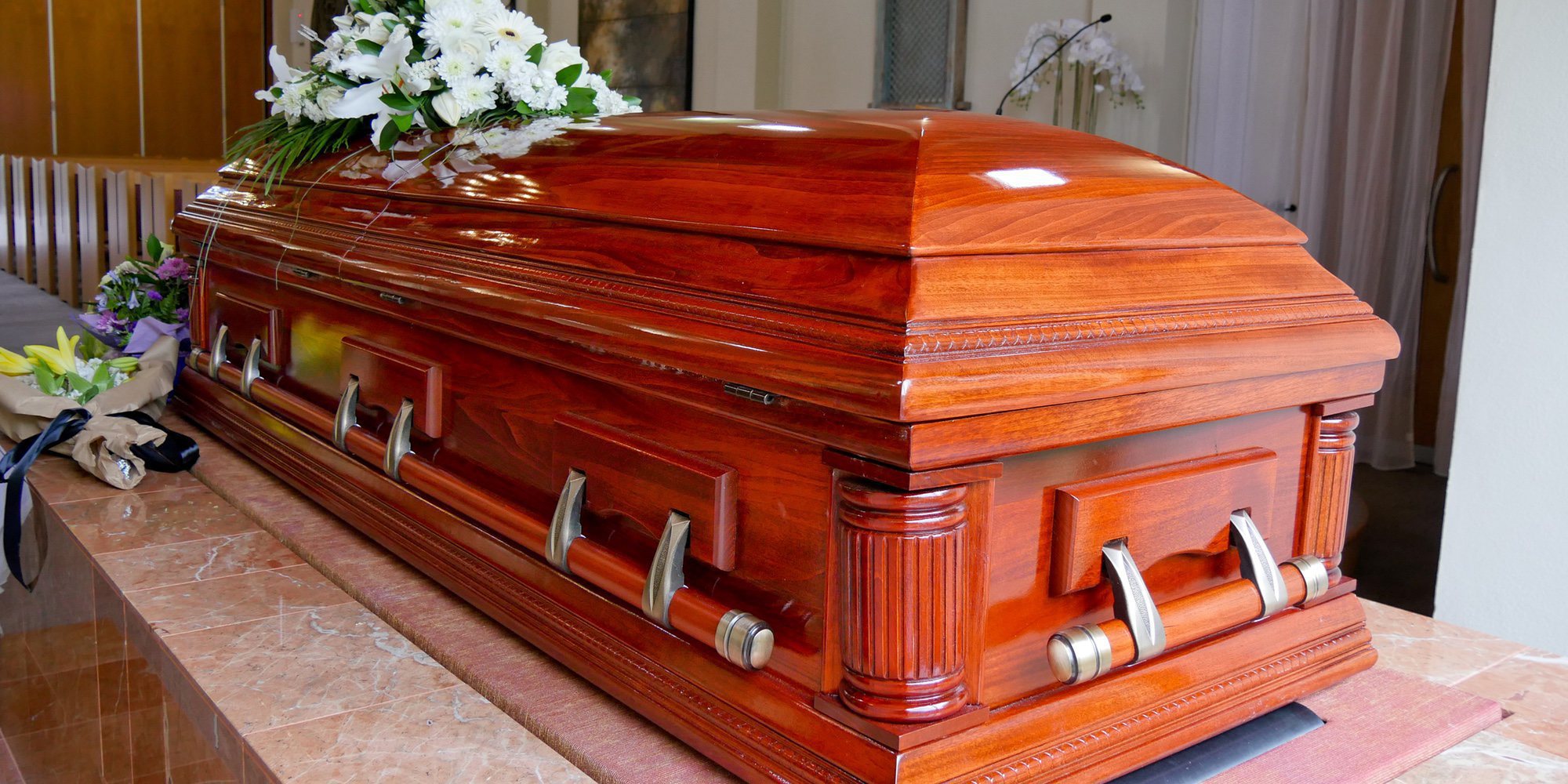 Una mujer enterrada viva por error muere 11 días después tras intentar escapar del ataúd
